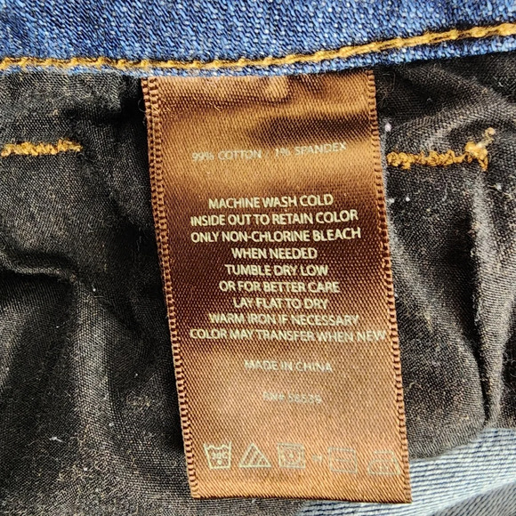 Kut from the Kloth Jeans Crop Catherine Boyfriend Distressed Medium Wash Size 6 - Picture 15 of 16